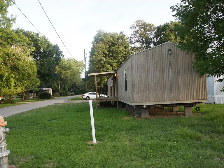 601 Clear Lake Rd #A — Photo 2