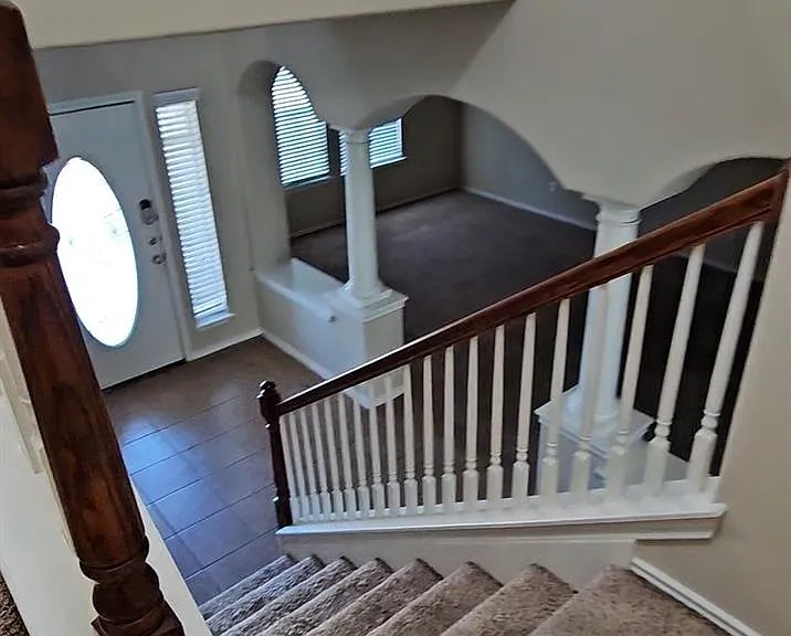 2306 Scott Dr — Photo 5