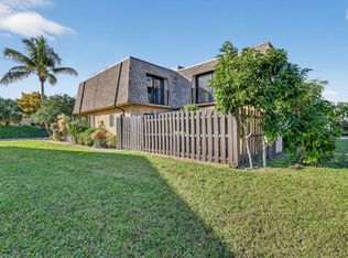 5204 Waterview Circle, Palm Springs, FL 33461