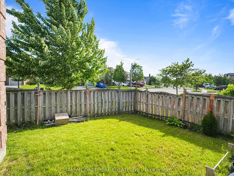 87 Rundle Cres — Photo 36