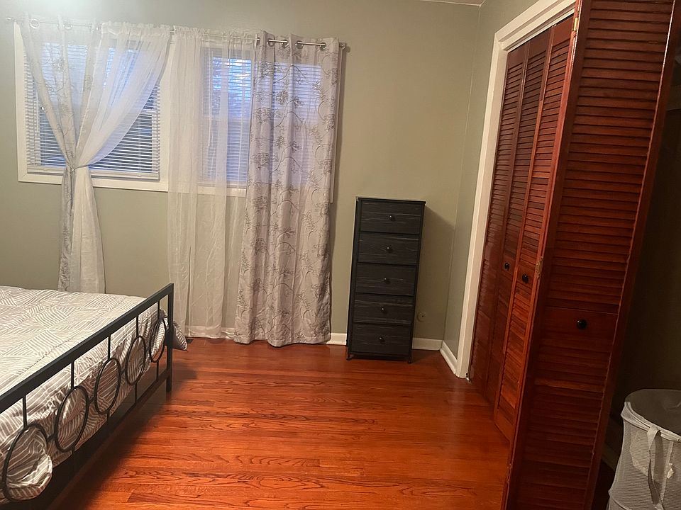 1st image of 403 Prairie Ave Unit 2