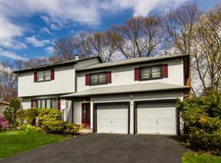 21 Hemlock Ter, Randolph, MA 02368