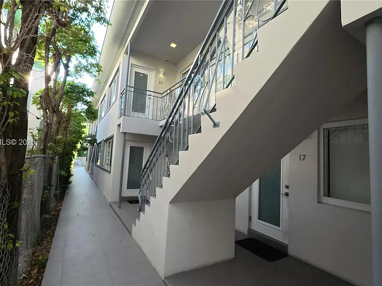 1035 Euclid Ave #25 — Photo 36