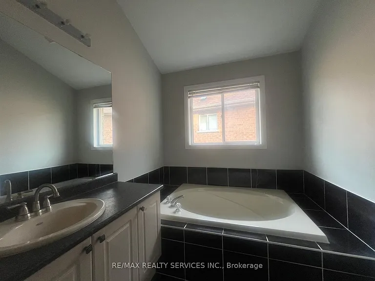 7 Ladywood Ct — Photo 15