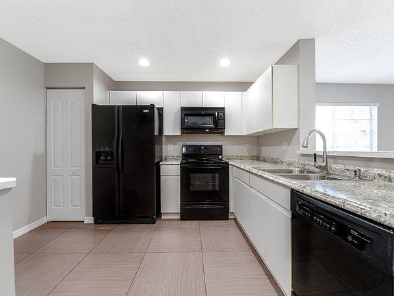 5th image of 9785 Kamena Cir