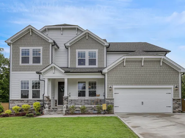 105 Trautz Ln, Holly Springs, NC 27540