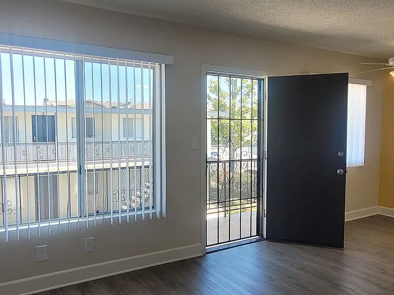 Courtyard Apartments — Photo 25