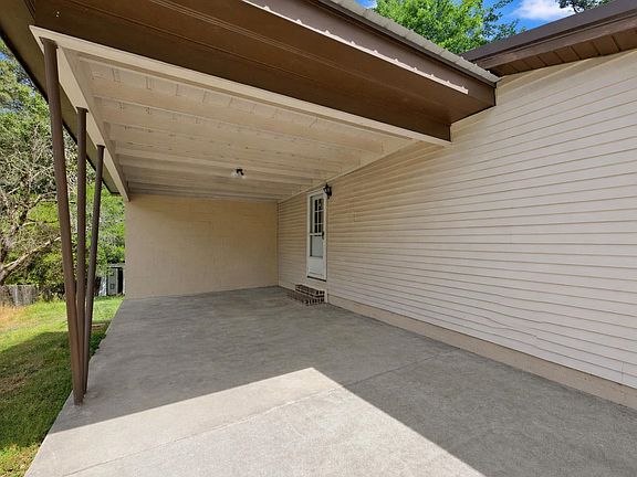4th image of 1315 Lakeside Dr NW