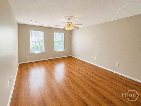 3rd image of 157 Lions Gate Rd