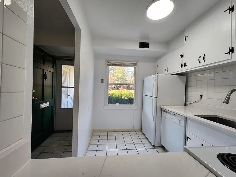 342 Fairmont Ave — Photo 7