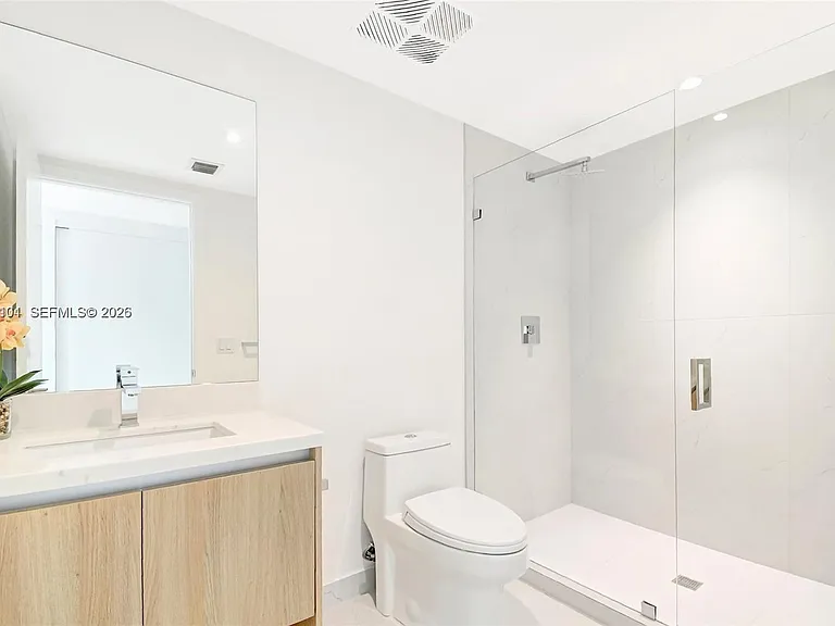 9901 W Bay Harbor Dr #401 — Photo 15