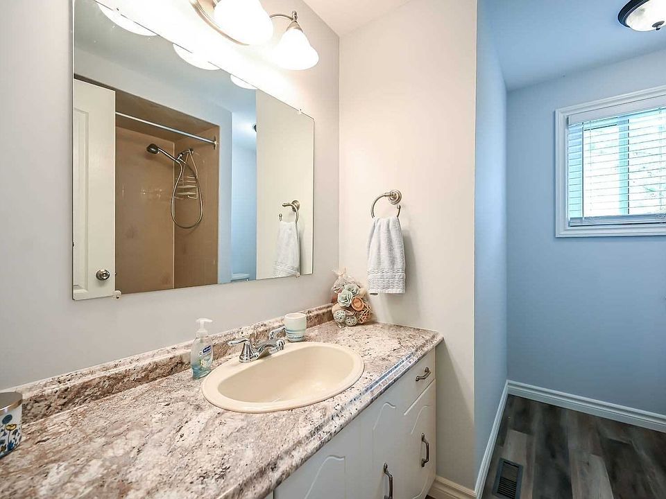 2nd image of 53 Bayview Dr