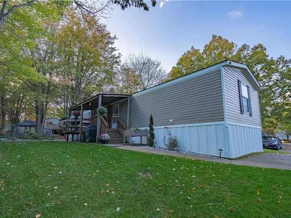 324 Westgate Dr, Hazle Township, PA 18202