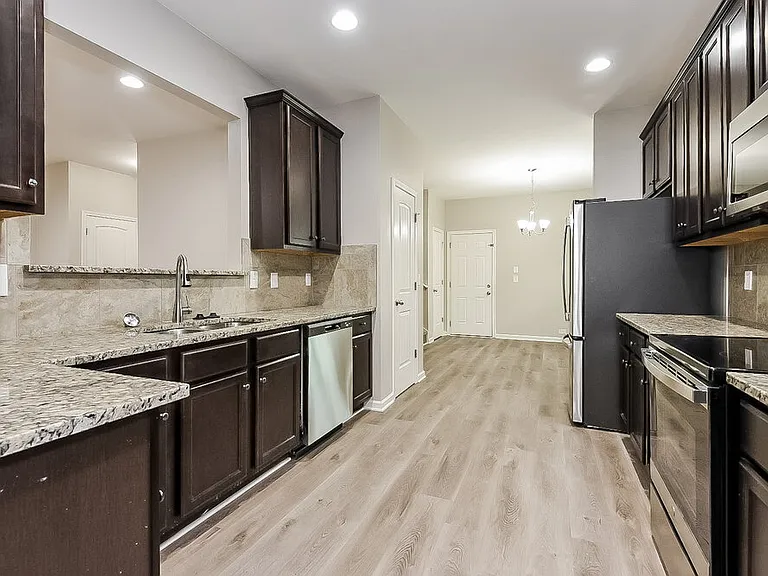4038 Lake Manor Way — Photo 8