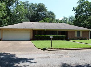 102 Rosewood Dr, Crockett, TX 75835