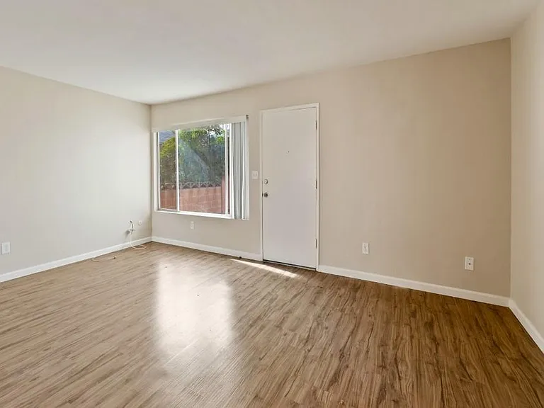 4033 Iowa St #4 — Photo 10