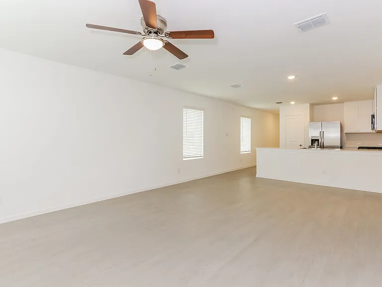 1727 Crossbill St — Photo 3