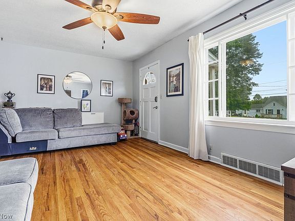2nd image of 510 38th St NW