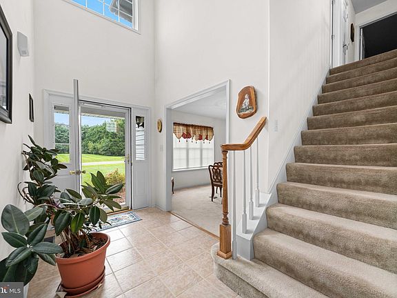3rd image of 8 Meadow Dr