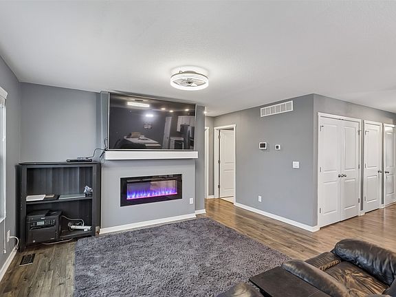 4th image of 2202 Barry Dr