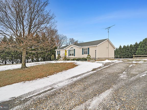 2nd image of 953 Fernwood Dr