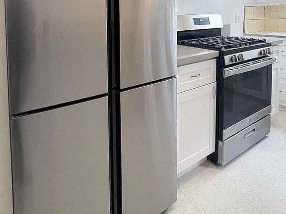 5th image of 7467 Hollywood Blvd APT 4