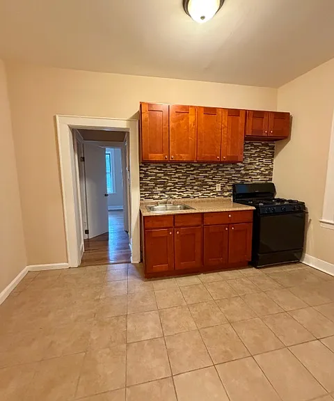 1025 N Broad St — Photo 16