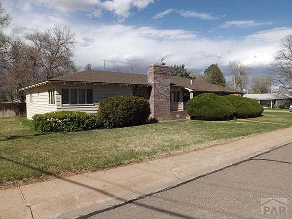 3rd image of 981 Tennyson Dr