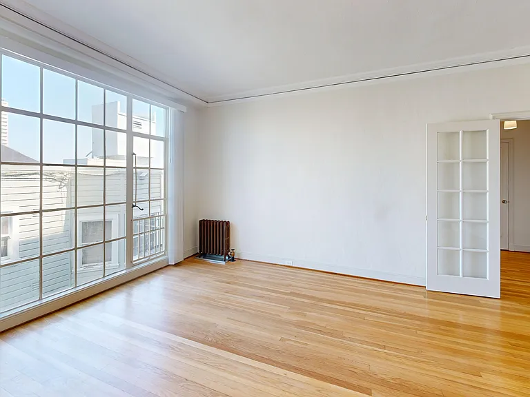 1425 Taylor Street — Photo 2