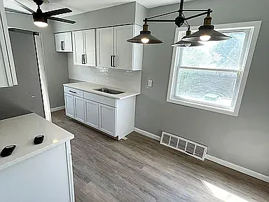 5440 Oakwood Ave — Photo 4