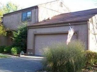 372 Walnut Ln, Mason, OH 45040