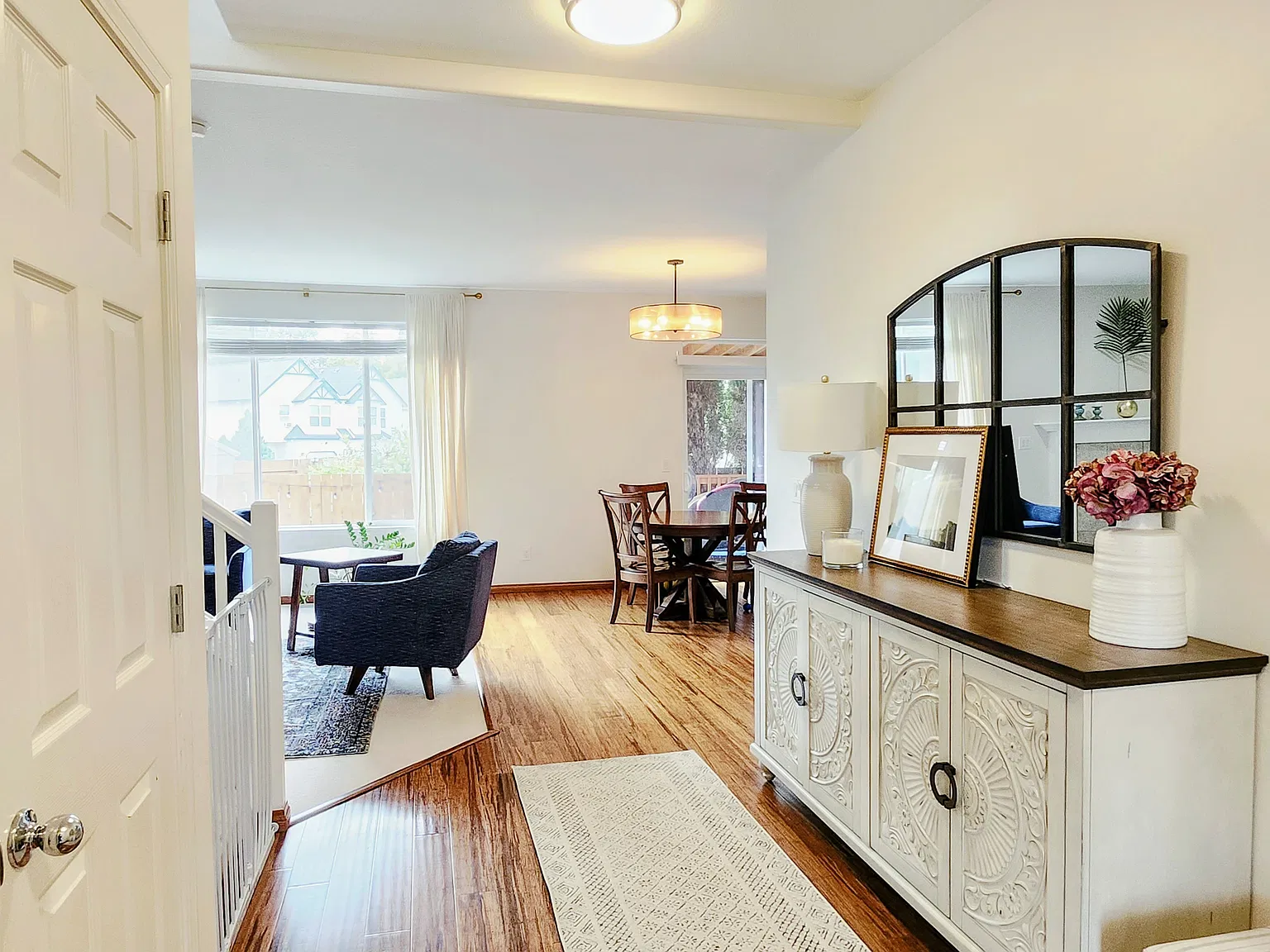 4 bed, 2.5 bath, 2032 sqft, $2,950 — Photo 3