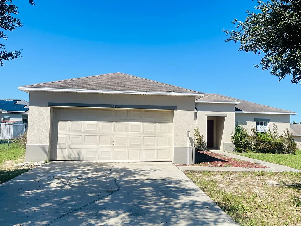 818 Fraser Dr