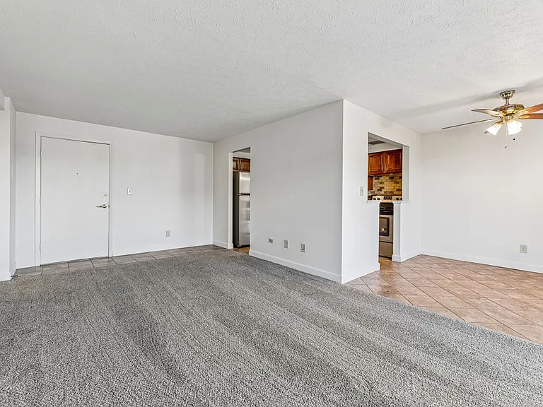 Bishop Park Apartments — Photo 11