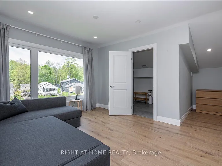 405 Limerick St — Photo 29