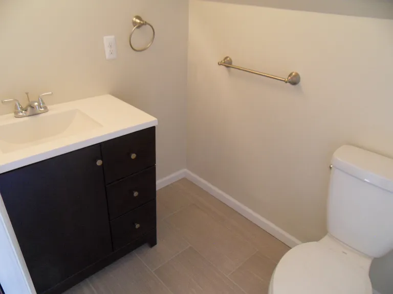 521 N Rembrandt Ave — Photo 30