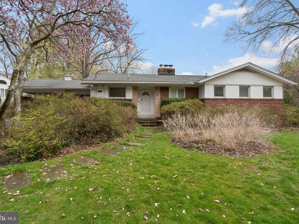 7025 Selkirk Dr, Bethesda, MD 20817