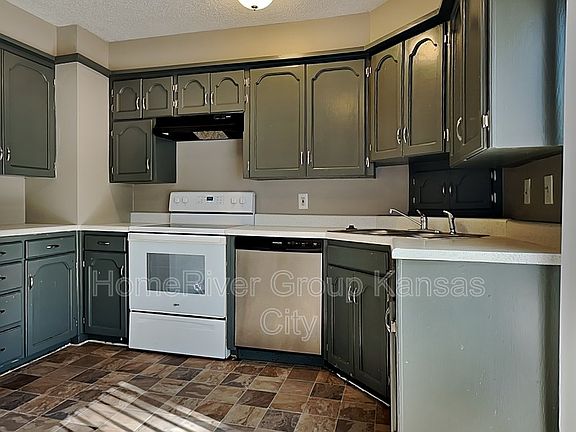 4th image of 8105 E 66th St