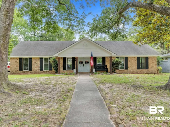 224 Cache Cir, Chickasaw, AL 36611