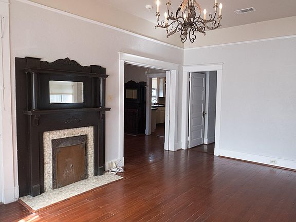 4th image of 8527 Oak St