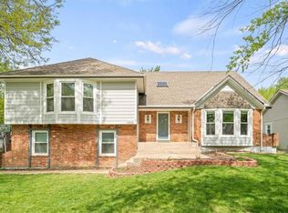 16426 W Saddletree Ln, Olathe, KS 66062