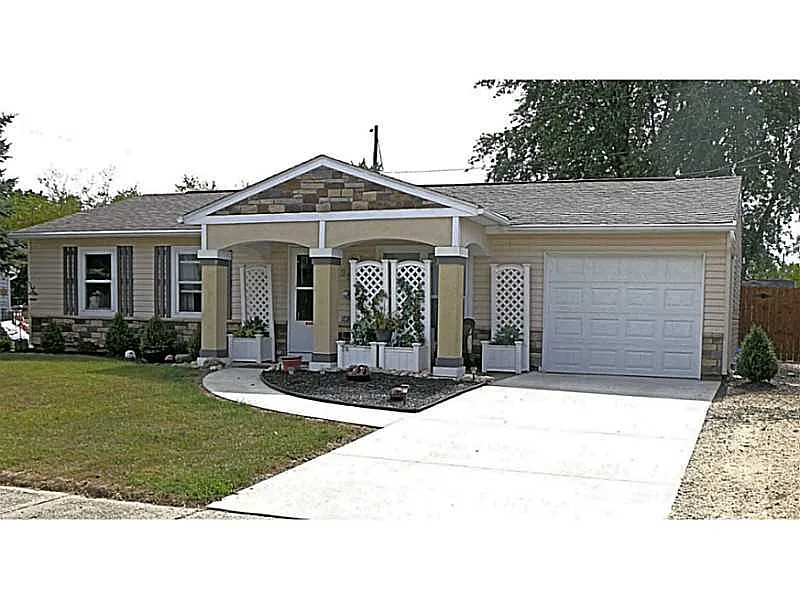 951 Sheehan Ave photo 1