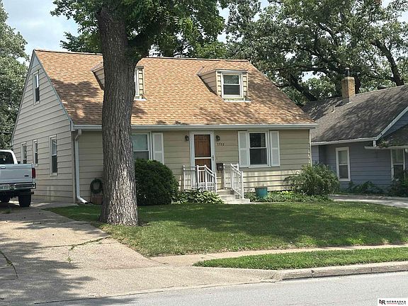 3rd image of 7752 Oakwood St