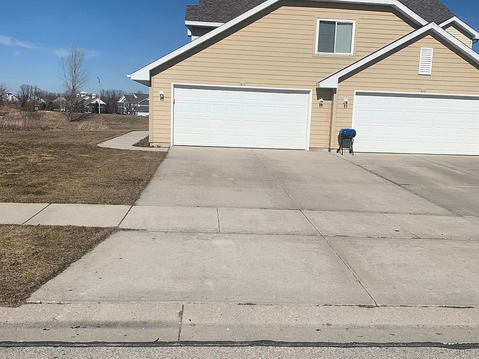 1st image of 828 Stonecrop Dr