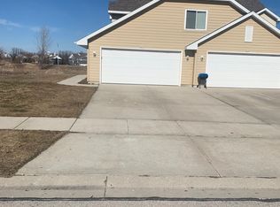 828 Stonecrop Dr, Hartford, WI 53027