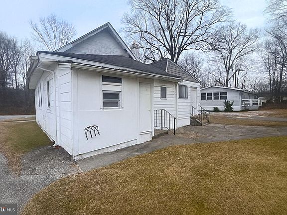 4th image of 1322 Goodwood Ave