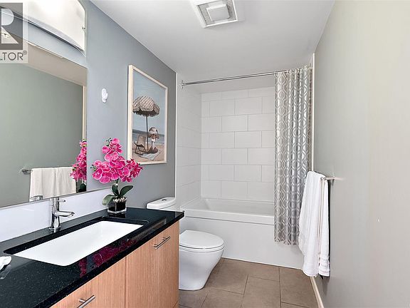 4th image of 834 Johnson St #410