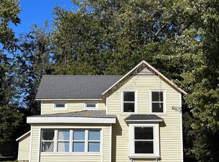16 N Metcalf Ave, Amboy, IL 61310