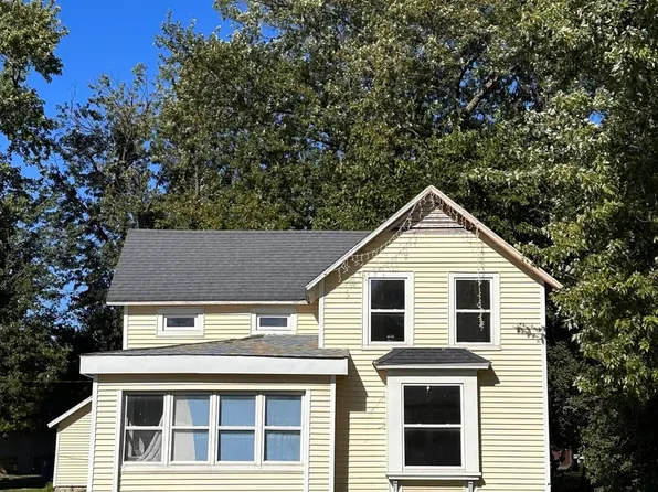 16 N Metcalf Ave, Amboy, IL 61310