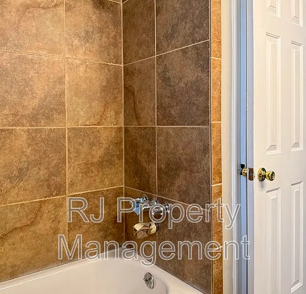 4521 Stony Point Dr — Photo 20